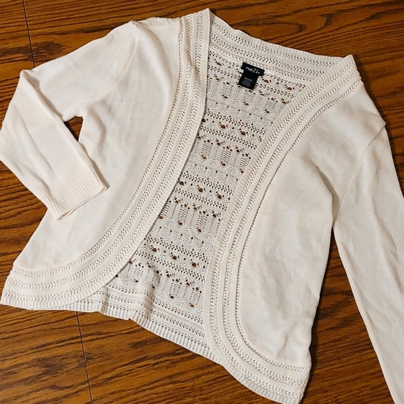 White or Cream Knit Cardigan with Crochet Lace Detailing on Back and Trim - Picture 2 of 8